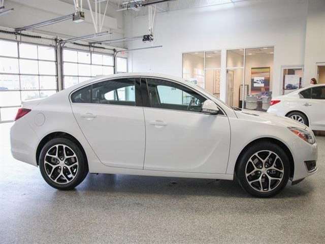 Buick REGAL 2017 photo 3